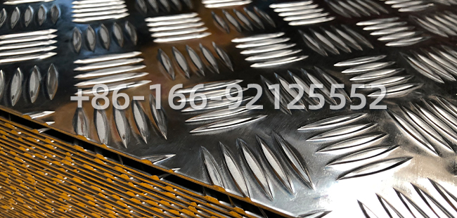 五条筋花纹铝板